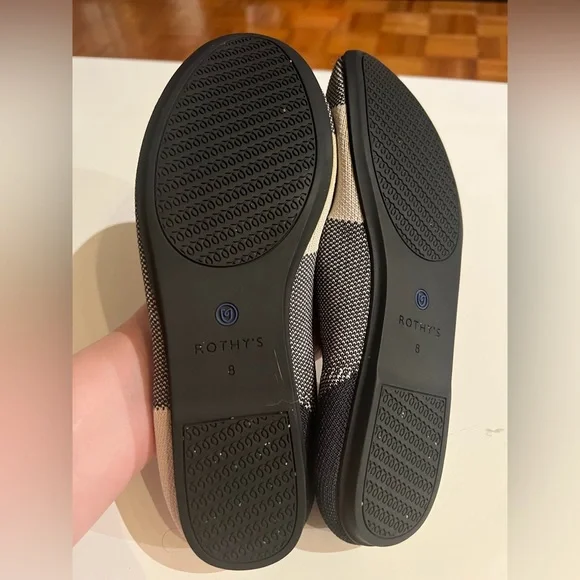 Rothy’s round flats size 8 - Picture 4 of 4